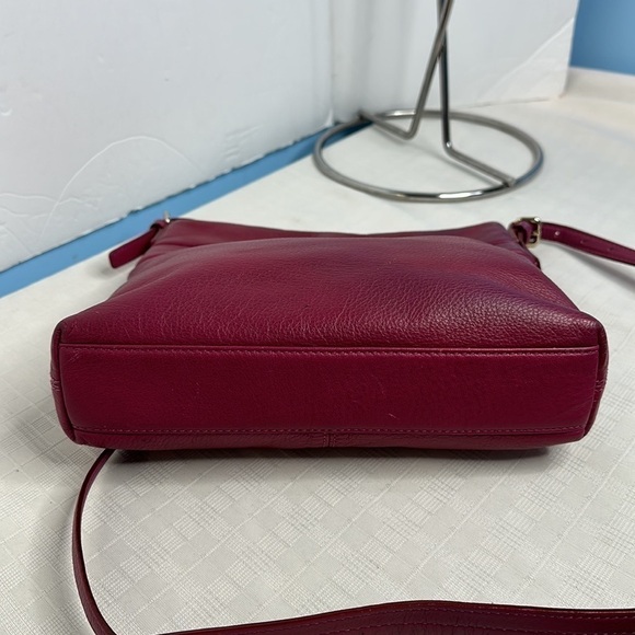 Kate Spade leather crossbody in fuchsia pink - Picture 5 of 10